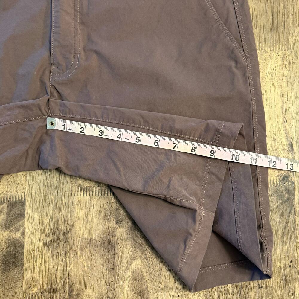 Eddie Bauer Shorts Flex Waist Zip Pocket Outdoor Hiking Golf 10” Mauve Men’s 38 - Picture 6 of 11